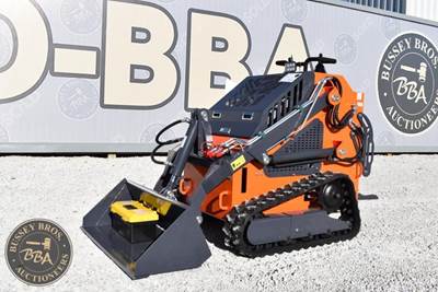 TPM Industrial TPM-T460 Mini Skid Steer Loader, Gas Engine Rubber Tracks, Aux