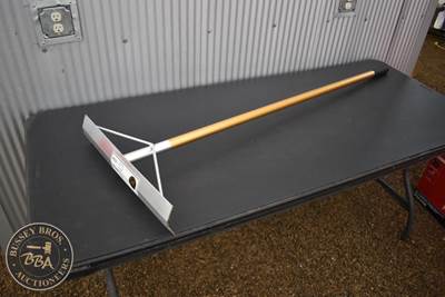 Kraft Aluminum Handled Concrete Rake 20inch Rake, New/Unused