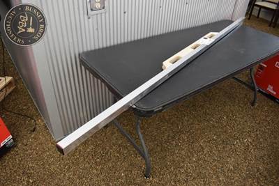 8FT Aluminum Screed Rail With Wood HAndle And Level, New/Unused
