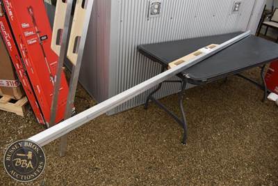 10FT Aluminum Screed Rail With Wood HAndle And Level, New/Unused
