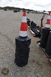 Construction Pylons 25 Count, New/Unused