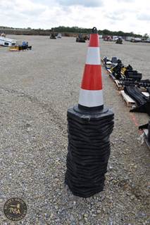 Construction Pylons 25 Count, New/Unused
