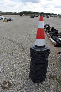 Construction Pylons 25 Count, New/Unused