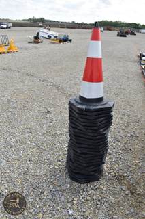 Construction Pylons 25 Count, New/Unused