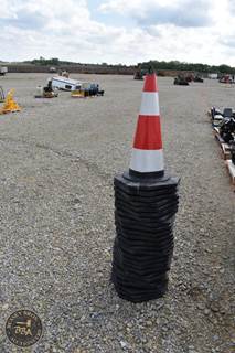 Construction Pylons 25 Count, New/Unused