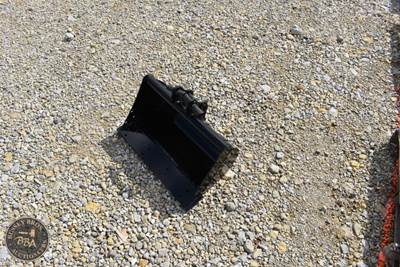 Toothless Flat Bucket Attachment Mini Excavator Mount, New/Unused