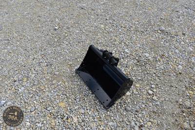 Toothless Flat Bucket Attachment Mini Excavator Mount, New/Unused