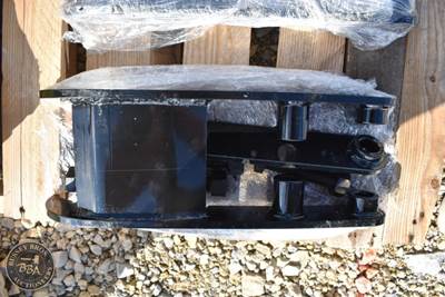 Manual Thumb Mini Excavator Mount, New/Unused