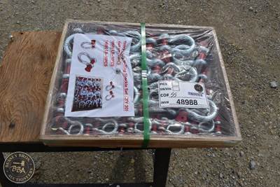 Clevis Shackles Lot Contains, 30 New Clevis Shackles 3 Sizes 4,400lb, 10,500lb