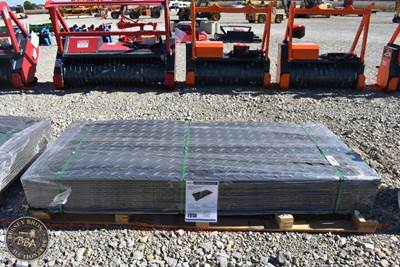 Black, 4ft x 8ft x 0.5in, Diamond Plated / Smoothplate Tread Design, Quantity 15