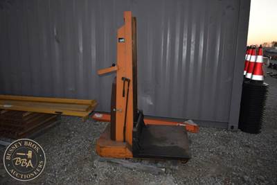 Bigjoe Platform Lift Hydraulic, 1518-A5, SN#319858