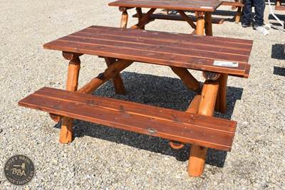 PICNIC TABLE