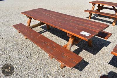 PICNIC TABLE