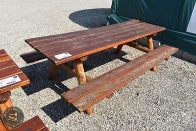 PICNIC TABLE
