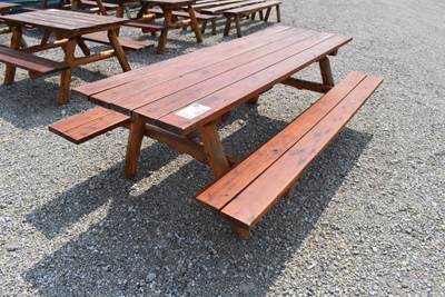 PICNIC TABLE