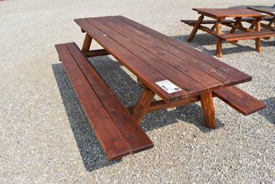 PICNIC TABLE