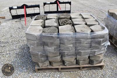 RETAINING WALL BLOCK