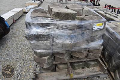 RETAINING WALL BLOCK