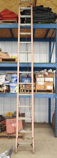 WERNER 28' FIBERGLASS EXTENSION LADDER