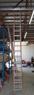WERNER 32' FIBERGLASS EXTENSION LADDER
