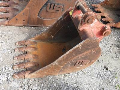 Wb 24" TOOTH EXCAVATOR BUCKET