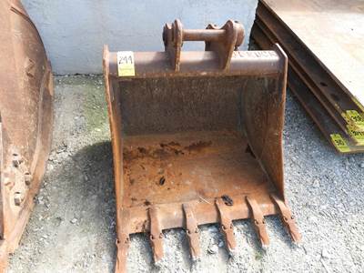 Wb 36" TOOTH EXCAVATOR BUCKET