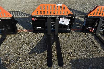 Wolverine HYDRAULIC PALLET FORK ATTACHMENT