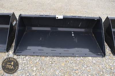 Wolverine SKID STEER BUCKET ATTACHMENT