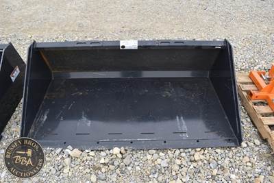 Wolverine SKID STEER BUCKET ATTACHMENT