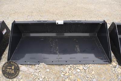 Wolverine SKID STEER BUCKET ATTACHMENT