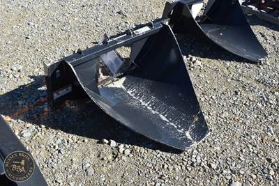 Wolverine TREE DIGGER AND STUMP BUCKET ATTACHMENT