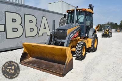 John Deere 410K Backhoe