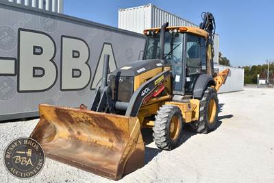 John Deere 410L Backhoe