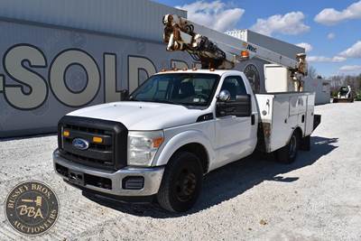 Ford F-350 30 ft Boom / Bucket Truck - 2011 ALTEC AT200A Aerial Lift, Automatic