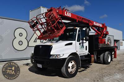International DuraStar 4300 Boom / Bucket Truck - 2006 INTERNATIONAL 4300 SBA Aerial Platform Lift