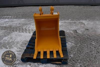 Beast 24 In. Excavator Bucket, Fit Cat 307/308 De Series Excavators, 50mm Pins,