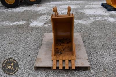 Beast 18 In. Excavator Bucket, Fit Cat 307/308 De Series Excavators, 50mm Pins,