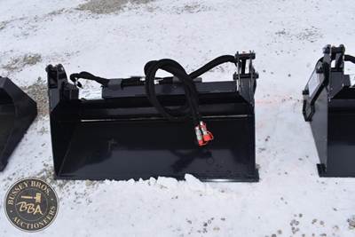 Wolverine MINI CLAMSHELL BUCKET ATTACHMENT Bucket