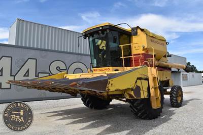 New Holland TR86 Combine