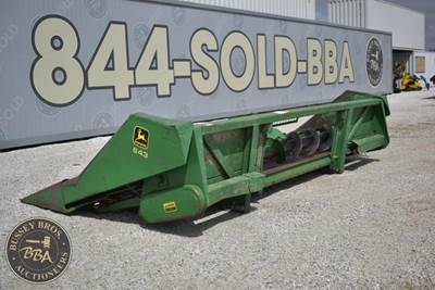 John Deere 643 Corn Head