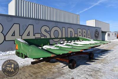 John Deere 8 ROW Corn Head