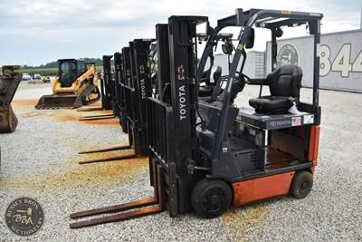 Toyota 8FBC15U Cushion Tire Forklift - 3500lb Capacity