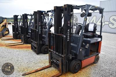 Toyota 8FBC15U Cushion Tire Forklift - 3000lb Capacity