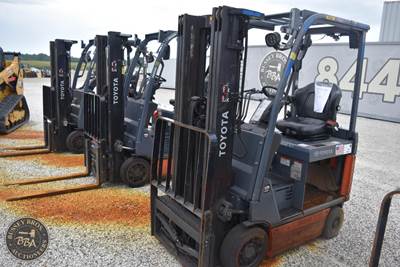 Toyota 8FBC15U Cushion Tire Forklift - 3000lb Capacity