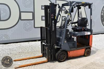 Toyota 8FBC15U Cushion Tire Forklift - 3000lb Capacity