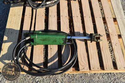 John Deere HYDRAULIC CYLINDER Cylinder