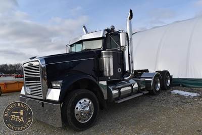 Freightliner FLD120 Day Cab Truck - Detroit, 10 Speed Manual