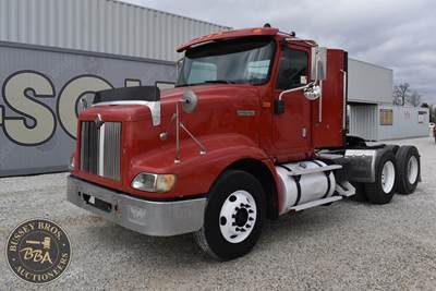 International 9400 Day Cab Truck - Cummins, Manual