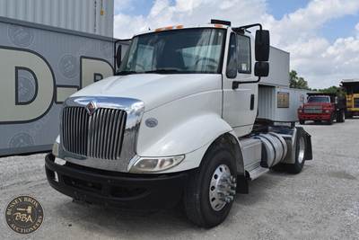 International TranStar 8600 Single Axle Day Cab Truck - Manual
