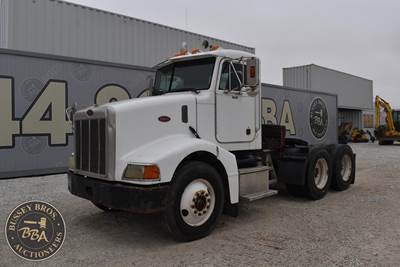 Peterbilt 385 Day Cab Truck - Cummins 280HP, Automatic